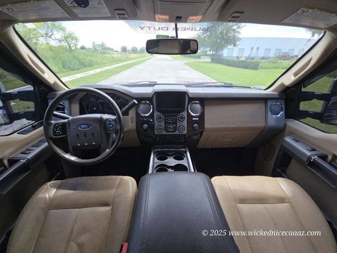 Used 2015 Ford F350 Lariat w/ Chrome Package image 31