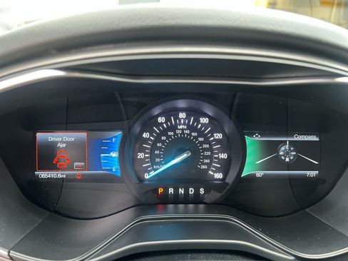 Used 2019 Ford Fusion SE AWD/4WD image 15