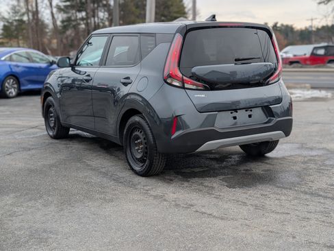 Used 2023 Kia Soul LX image 8