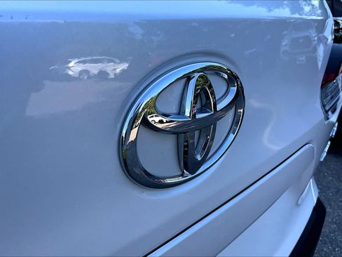 Certified 2023 Toyota Corolla Cross LE w/ Moonroof Package AWD/4WD image 32