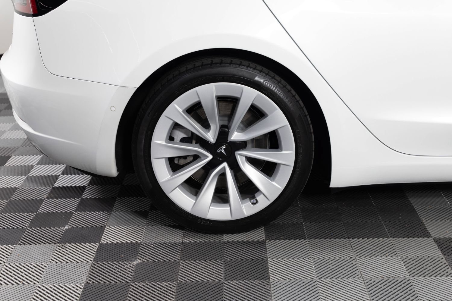 Used 2021 Tesla Model 3 Long Range AWD/4WD image 38