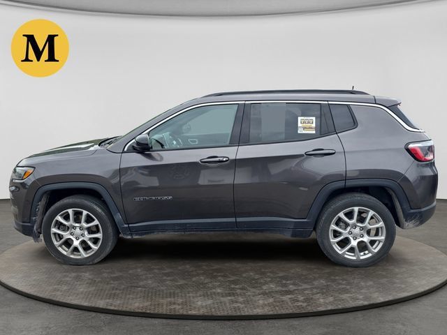 Used 2023 Jeep Compass Latitude AWD/4WD image 2