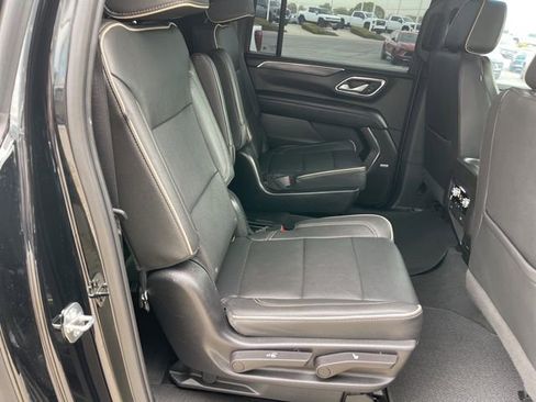 Used 2023 GMC Yukon XL SLT image 20