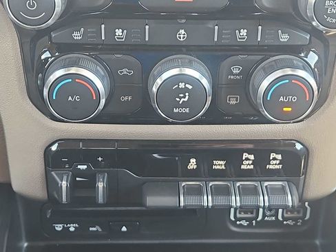 Used 2019 RAM 1500 Laramie image 16