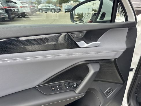 New 2026 Volkswagen Tiguan SE image 12