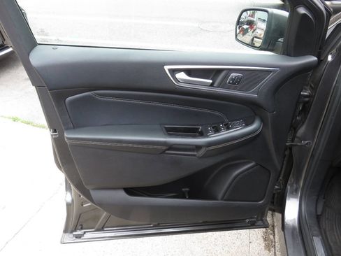 Used 2017 Ford Edge Titanium image 29