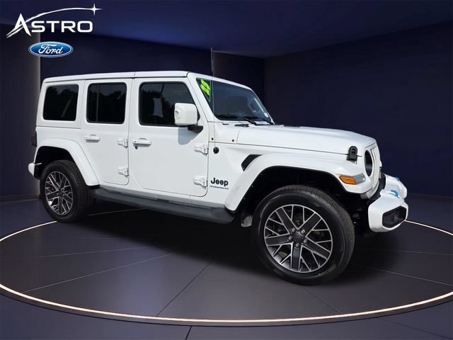 Used 2023 Jeep Wrangler Unlimited Sahara AWD/4WD image 1