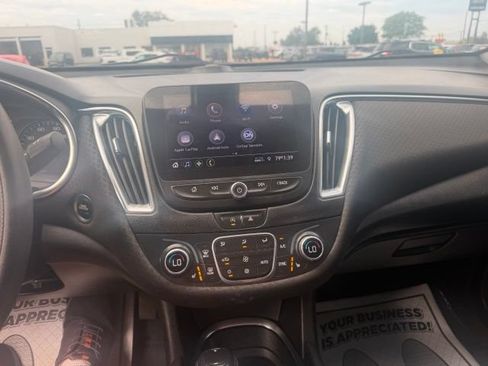 Used 2020 Chevrolet Malibu LT FWD image 15