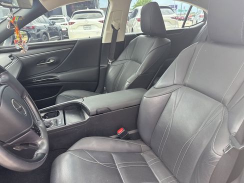 Used 2024 Lexus ES 300h w/ Technology Package image 27