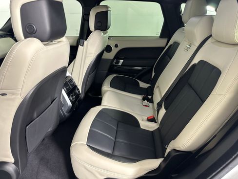 Used 2022 Land Rover Range Rover Sport HST image 12
