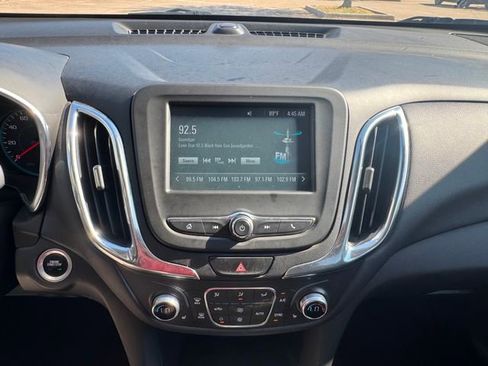 Used 2018 Chevrolet Equinox LT image 14