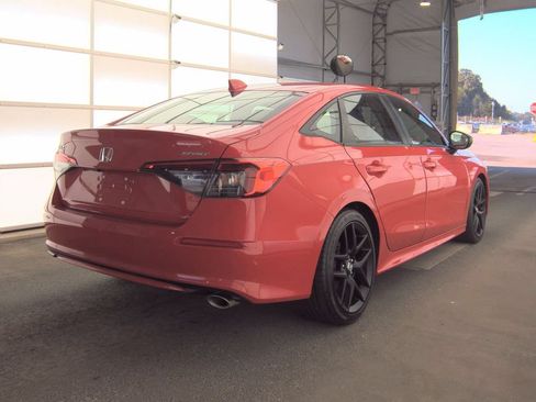Used 2023 Honda Civic Sport image 3