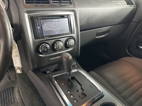 Used 2012 Dodge Challenger SXT image 13