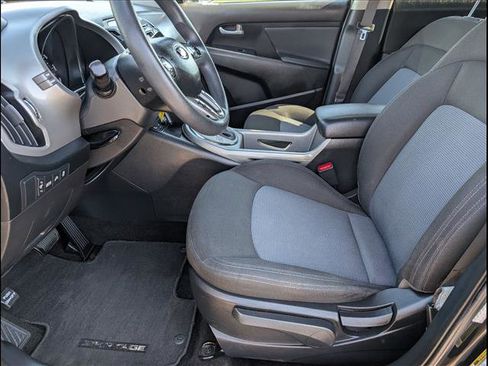 Used 2016 Kia Sportage LX FWD image 9