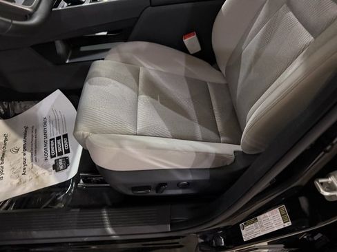 Certified 2025 Nissan Rogue SV image 11