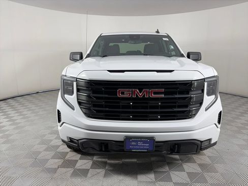 Used 2024 GMC Sierra 1500 Elevation w/ X31 Off-Road Package AWD/4WD image 2