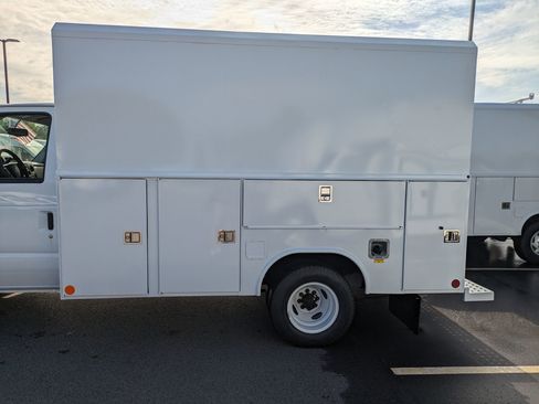 New 2026 Ford E-350 and Econoline 350 Super Duty w/ Power Equipment Group image 50