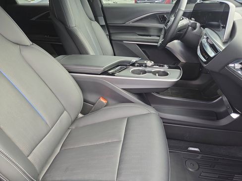 Certified 2025 Cadillac Lyriq Sport image 8