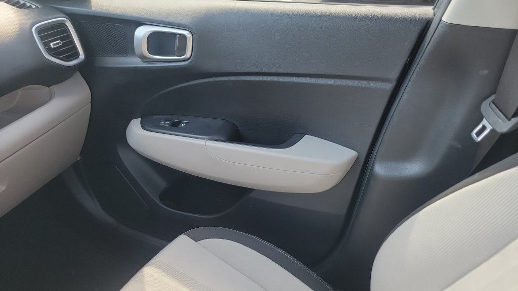 Certified 2023 Hyundai Venue SEL FWD image 14