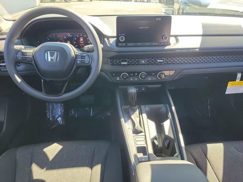 Certified 2025 Honda Accord SE image 9
