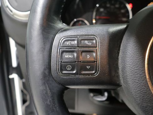 Used 2014 Jeep Wrangler Sahara w/ Connectivity Group AWD/4WD image 26