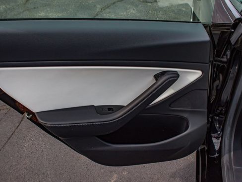 Used 2020 Tesla Model 3 Standard Range Plus RWD image 15