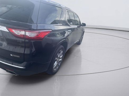 Used 2018 Chevrolet Traverse Premier w/ Driver Confidence II Package FWD image 4