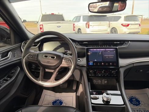 Used 2024 Jeep Grand Cherokee L Limited w/ Black Appearance Package image 14