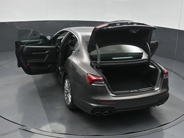 Used 2022 Maserati Quattroporte Modena Q4 AWD/4WD image 52