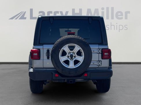 Used 2019 Jeep Wrangler Unlimited Sport S AWD/4WD image 4