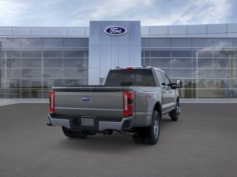New 2026 Ford F350 4x4 Crew Cab DRW Super Duty image 8
