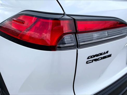 Used 2024 Toyota Corolla Cross AWD Hybrid w/ Convenience Package image 28