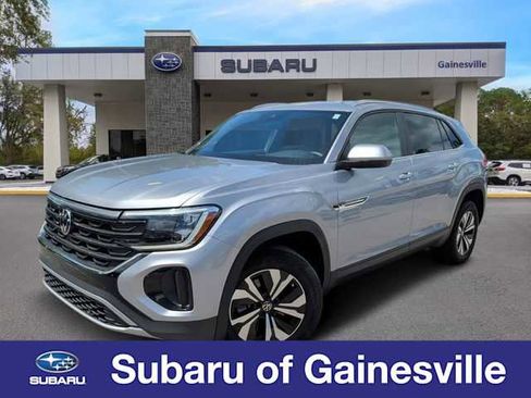 Used 2024 Volkswagen Atlas Cross Sport SE image 1