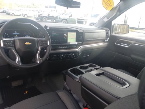 Used 2025 Chevrolet Silverado 1500 LT image 17