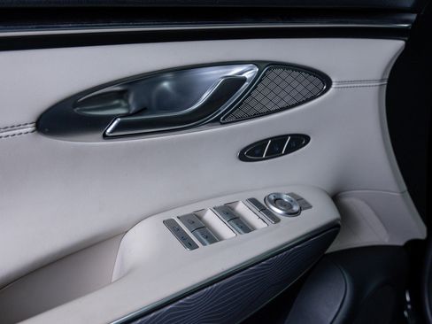 Used 2022 Genesis GV70 2.5T Advanced w/ Advanced Package image 18