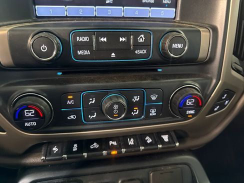 Used 2018 GMC Sierra 2500 Denali w/ Duramax Plus Package AWD/4WD image 29