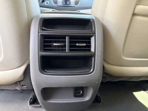 Used 2017 Cadillac XT5 Luxury w/ Driver Awareness Package image 16