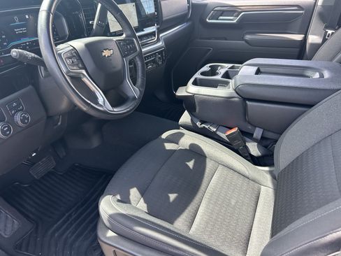 Used 2022 Chevrolet Silverado 1500 LT RWD image 12