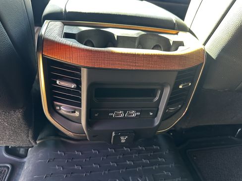Used 2022 RAM 3500 Limited AWD/4WD image 18
