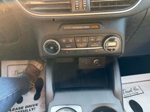 Used 2020 Ford Escape SE FWD image 26