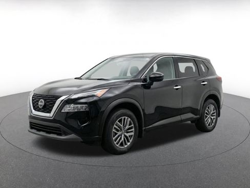 Used 2026 Nissan Rogue SV FWD image 3