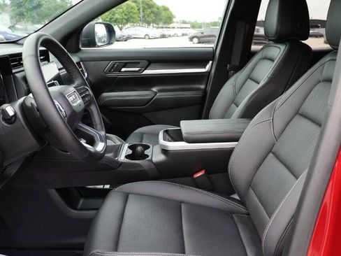 Used 2026 GMC Terrain Elevation w/ Elevation Premium Package AWD/4WD image 13