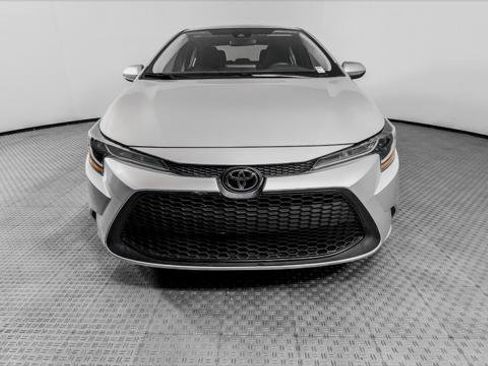 Used 2022 Toyota Corolla LE w/ LE Convenience Package FWD image 11