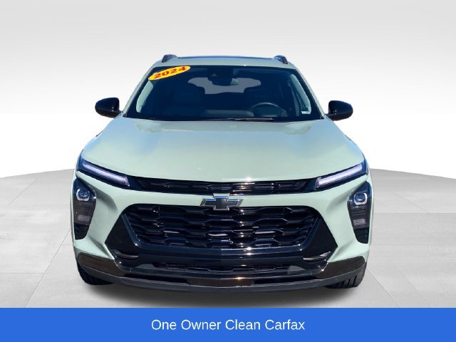 Used 2025 Chevrolet Trax ACTIV w/ Sunroof Package FWD image 2