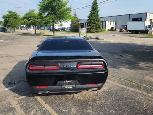 Used 2018 Dodge Challenger SXT RWD image 21