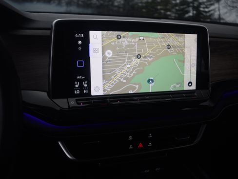 Used 2024 Volkswagen Atlas SEL Premium R-Line image 10