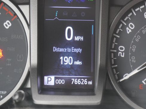Used 2021 Toyota Tacoma TRD Off-Road AWD/4WD image 24