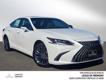 New 2025 Lexus ES 300h w/ Luxury Package