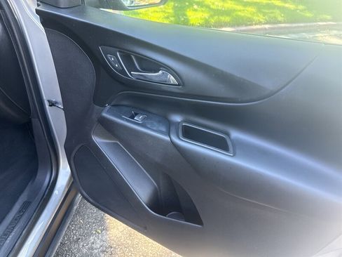 Used 2018 Chevrolet Equinox LT image 22