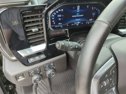 Used 2025 Chevrolet Silverado 1500 LTZ image 20